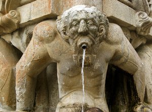 Atlante mitico alla base di un obelisco, Lamego, Portogallo. 1738 da Portuguese School