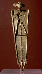 Arte precolombiana, civiltà Muisca: statuetta di donna (Tunjo) in oro. XV-XVII secolo. Bogotà, Museo de Oro, Colombia da Pre Columbian