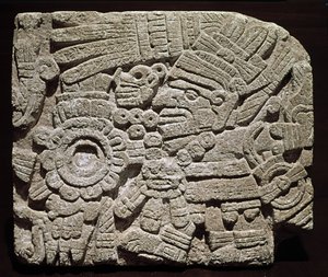 Arte precolombiana, civiltà mista: pettorale scolpito che rappresenta un personaggio riccamente vestito - da Oaxaca, Messico. Museo Nazionale di Antropologia di Città del Messico, Messico da Pre Columbian Pre Columbian