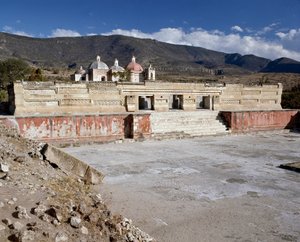 Vista del palazzo della colonna da Pre Columbian Pre Columbian