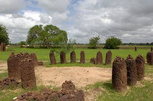 Preistoria: cerchio megalitico di pietre di Wassu, Gambia da Prehistoric Prehistoric