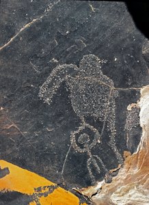 Preistoria, arte rupestre: roccia tombale con figura umana. Età della pietra 5000-2000 a.C. Taghit, Haut plateau du Hoggar (Ahaggar), Algeria da Prehistoric Prehistoric