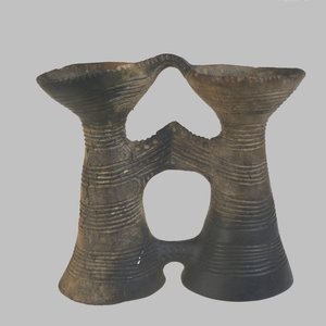 Vaso a forma di binocolo da Prehistoric Russian Culture