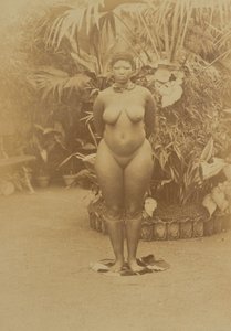 [Donna sudafricana, nuda] da Prince Roland Napoleon Bonaparte