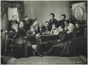 Anton Chekhov legge Il gabbiano con la compagnia del Teatro d