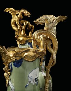 Coppia di Brocche Luigi XV, porcellana 1662-1722, montature c.1745-49