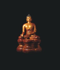 Figura monumentale imperiale dorata-laccata del Buddha della Medicina da Qing Dynasty Chinese School