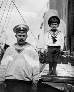 Il piccolo Cesarevic con il suo amico marinaio, 1908