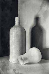 Natura morta con bottiglie d