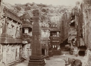 Tempio scavato nella roccia di Khalias, Ellora da Raja Deen Dayal
