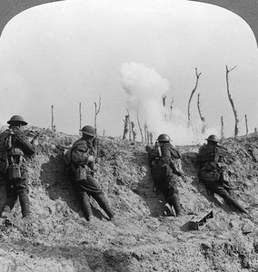 Scena di campo di battaglia, Passchendaele, Belgio, Prima Guerra Mondiale, 1914-1918 da Realistic Travels Publishers
