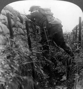 Fanteria canadese nelle trincee, Prima Guerra Mondiale, 1914-1918