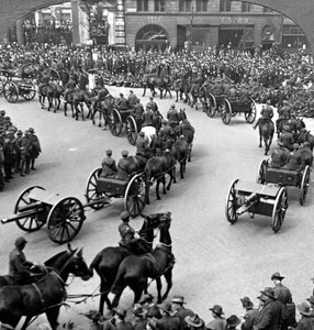 Commemorazione della fine della Prima Guerra Mondiale, Londra, 1919 da Realistic Travels Publishers