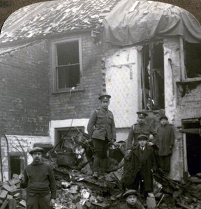 Distruzione causata dalle bombe dei dirigibili tedeschi, Prima Guerra Mondiale, 1914-1918