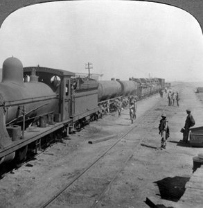 Carico di treni di auto blindate, Africa sud-occidentale, Prima Guerra Mondiale da Realistic Travels Publishers