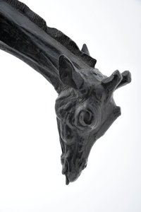 Grande giraffa con testa abbassata, modellata 1909-10, fusa prima del 1913 da Rembrandt Bugatti