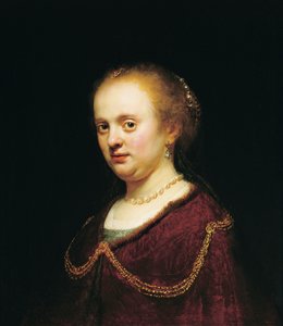 Giovane donna con catena d