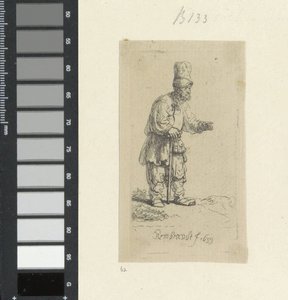 Contadino in piedi con cappello alto, appoggiato a un bastone da Rembrandt van Rijn