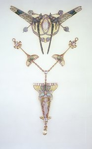 Ornamento per capelli di Lalique e pendente di Philippe Wolfers da Rene Jules Lalique