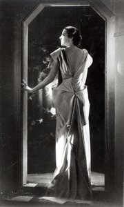 Abito disegnato da Madeleine Vionnet da Reutlinger Studio