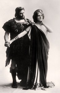 Oscar Asche e Lily Brayton in una scena da La Dea Vergine, inizio XX secolo