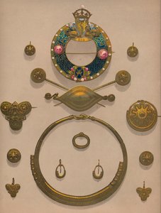 Ornamenti e spilla d