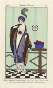 Robe de charmeuse blanche a tunique de mousseline de soie violette brodée de vert bordée de skungs. Manteau de velours étrusque, da Costumes Parisiens, pub.1913 da Robert Pichenot