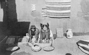 Donne Hopi che macinano farina di mais, Walpi, Arizona, 1912