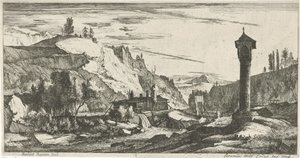 Paesaggio montano con colonna