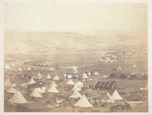 Campo di cavalleria, guardando verso Kadikoi da Roger Fenton
