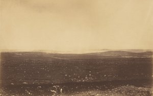 Veduta distante di Sebastopoli con le linee della batteria Gordons. da Roger Fenton