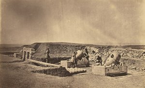 Batterie di mortai davanti alla Picquet House, Divisione leggera da Roger Fenton
