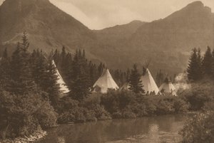 Sulla sponda del fiume, Piegan, Montana, 1915 (foto) da Roland W. Reed