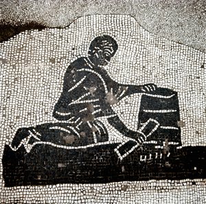 Un lavoratore che riempie un moggio (mosaico) da Roman