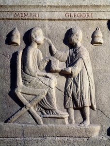 Un oculista esamina gli occhi del suo paziente da Roman
