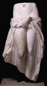 Afrodite che tiene i suoi vestiti, da Tripoli, c.370-24 a.C. da Roman