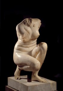 Afrodite accovacciata. Scultura in marmo del II secolo d.C. da Roman