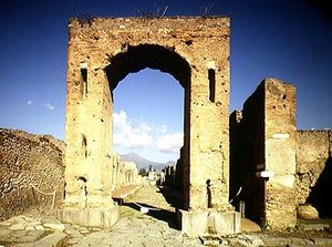 Arco di Caligola da Roman