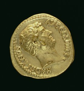 Aureo (dritto) di Adriano (117-138 d.C.) a capo scoperto. Iscrizione: HADRIANVS AVGUSTVS