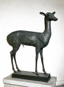 Cervo (scultura in bronzo)