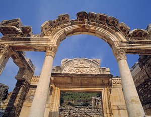 Facciata del Tempio di Adriano da Roman