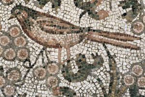 Pavimento raffigurante un uccello, IV secolo d.C. da Roman