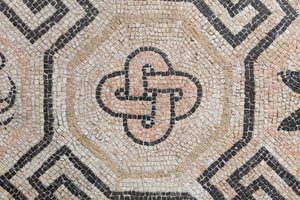 Motivo geometrico dalla domus di Via san Rocchino, II secolo d.C. da Roman