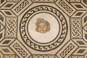 Mosaico di Medusa, nella Sala dei Mosaici nell