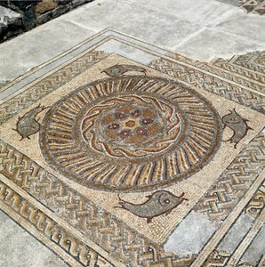 Resti dei mosaici della città romana