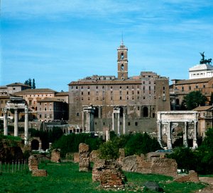 Foro Romano: vista panoramica con sullo sfondo il Tabularium usato come archivio (79 a.C.) da Roman