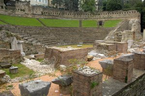 Arte romana: veduta del teatro romano (I secolo a.C.), Trieste, Italia da Roman