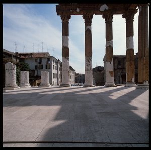 Arte romana: vista del Campidoglio (capitolium), 73 d.C., Brescia, Italia da Roman