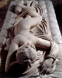 Ermafrodito addormentato, scultura romana del II secolo a.C.