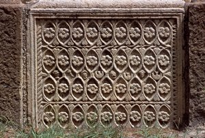 Frammento architettonico con decorazione scolpita, Alto Periodo Imperiale da Roman Imperial Period